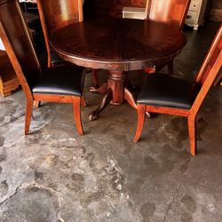Kitchen Table/4 Chairs 