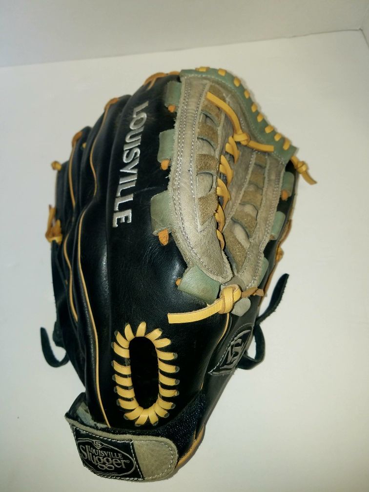 Louisville slugger baseball glove