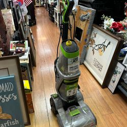 Bissell ProHeat 2X Revolution Pet Deluxe upright carpet cleaner