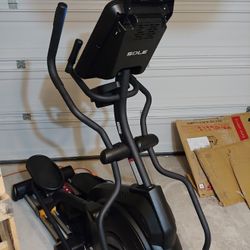 ELLIPTICAL WORKOUT MACHINE - Sole E35 Elliptical