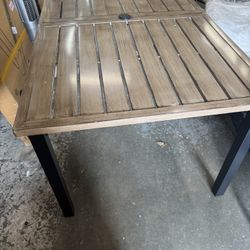 Outdoor Aluminum Table Seats 4 -6