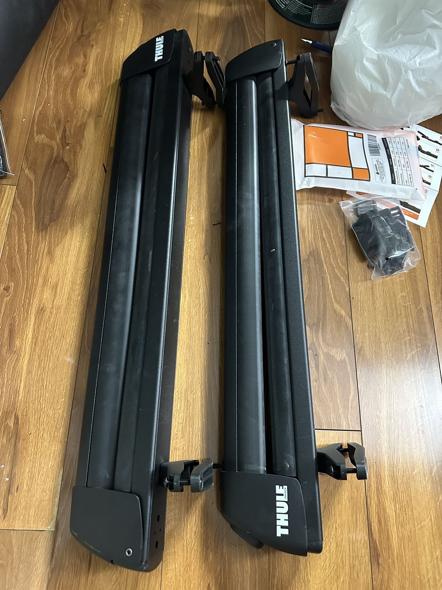 Thule 91725B Universal Ski Snowboard Rack (black)