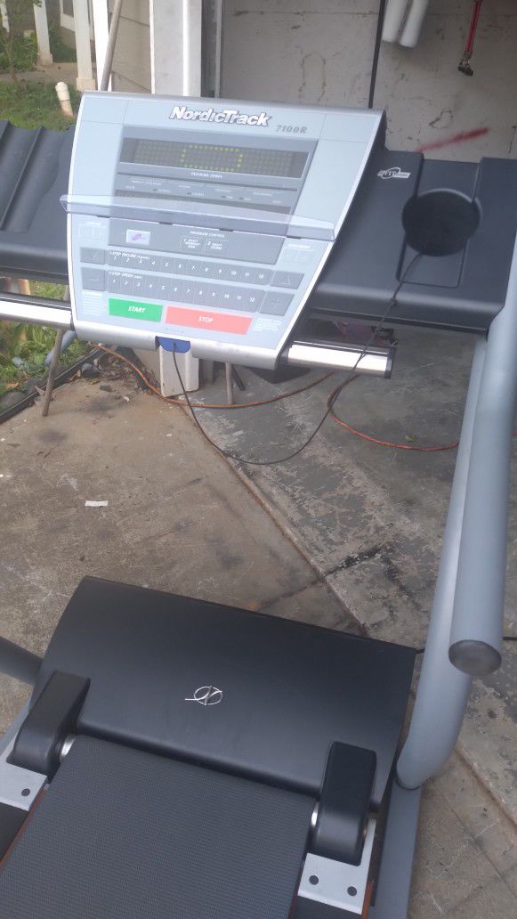 Nice Clean Working Nordictrack Treadmill 