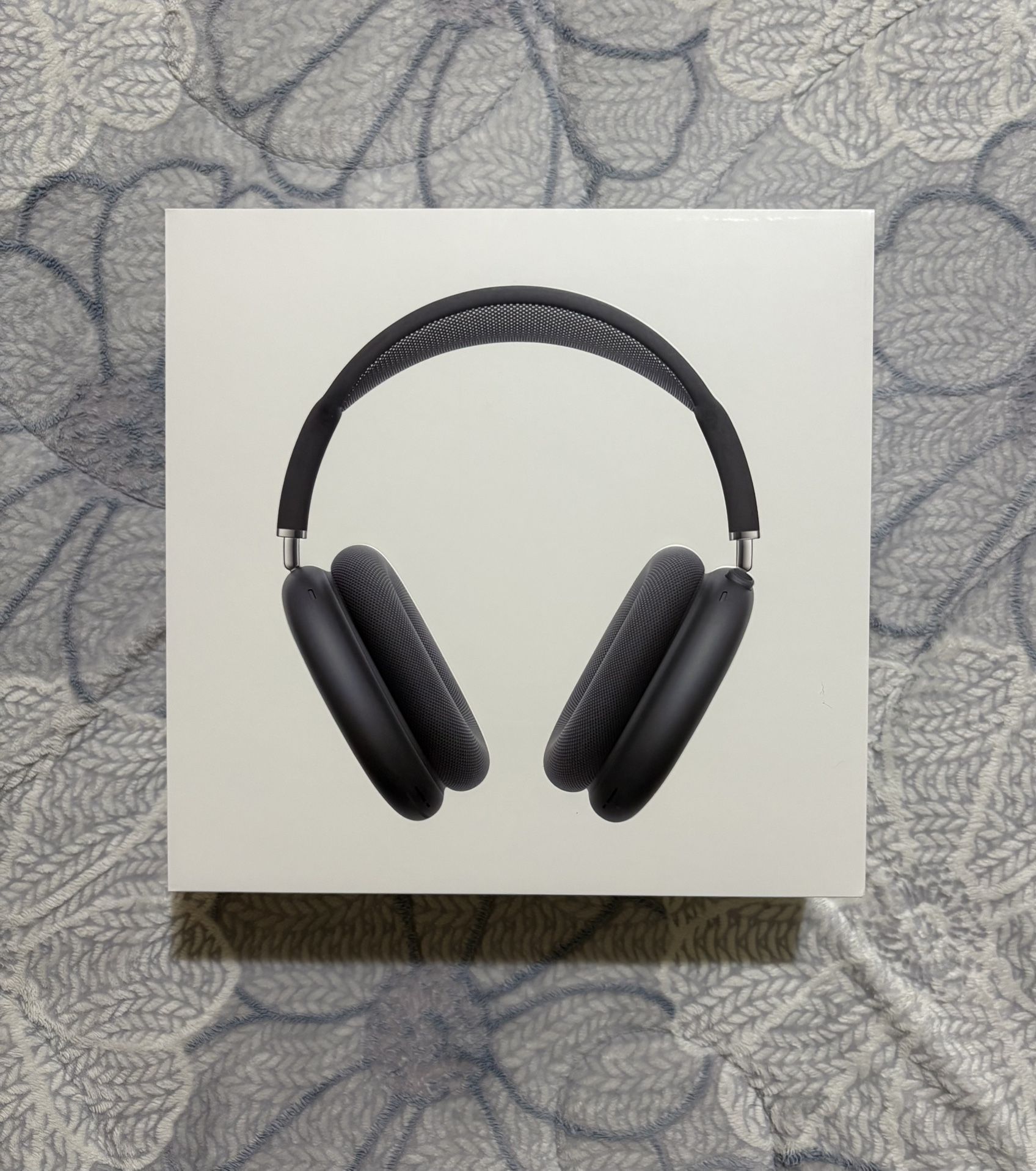 Midnight Black AirPod Max 