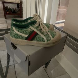 Gucci Toddlers Size 6