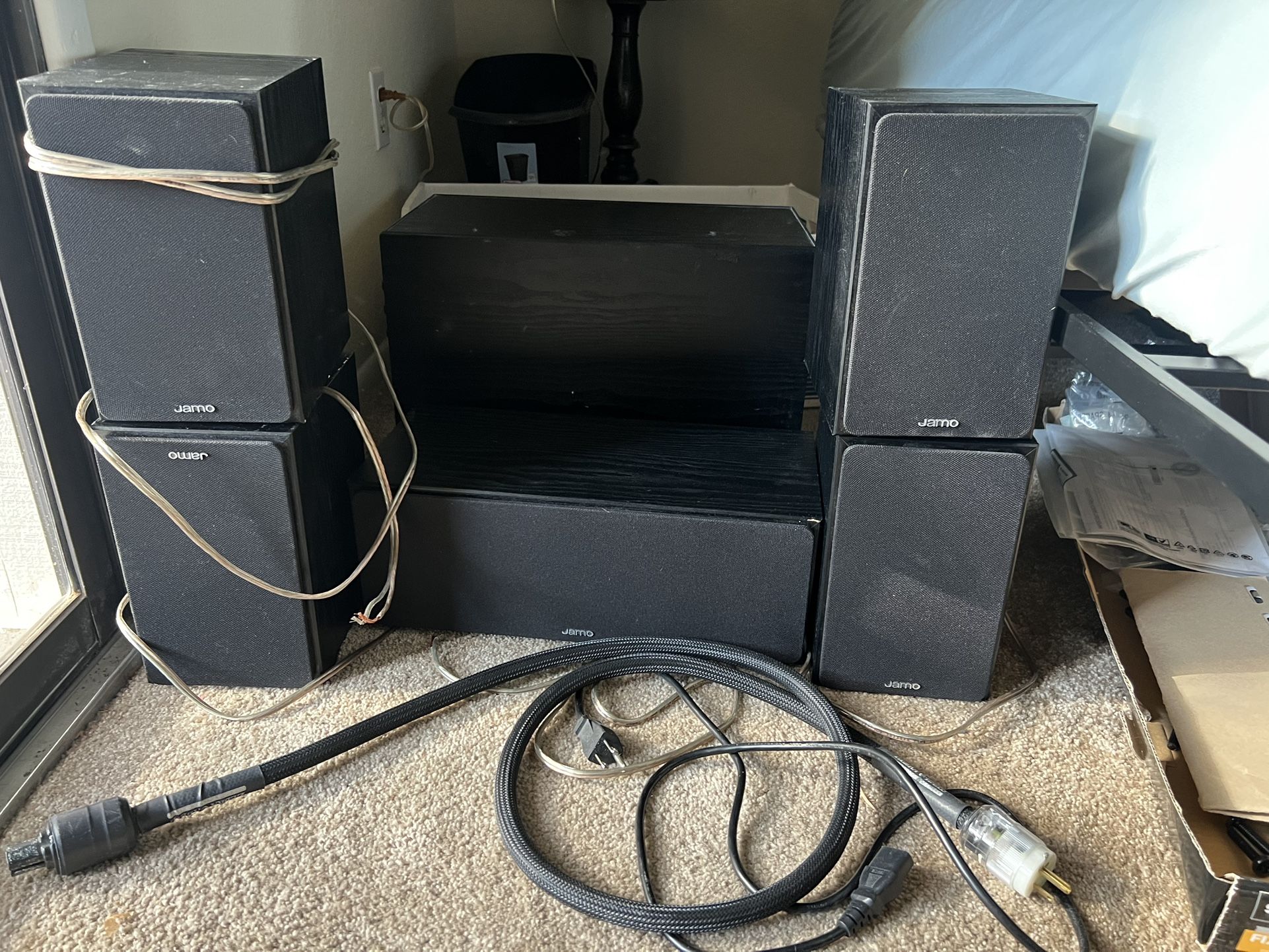 Jamo 5.1 Surround System w/ Sub