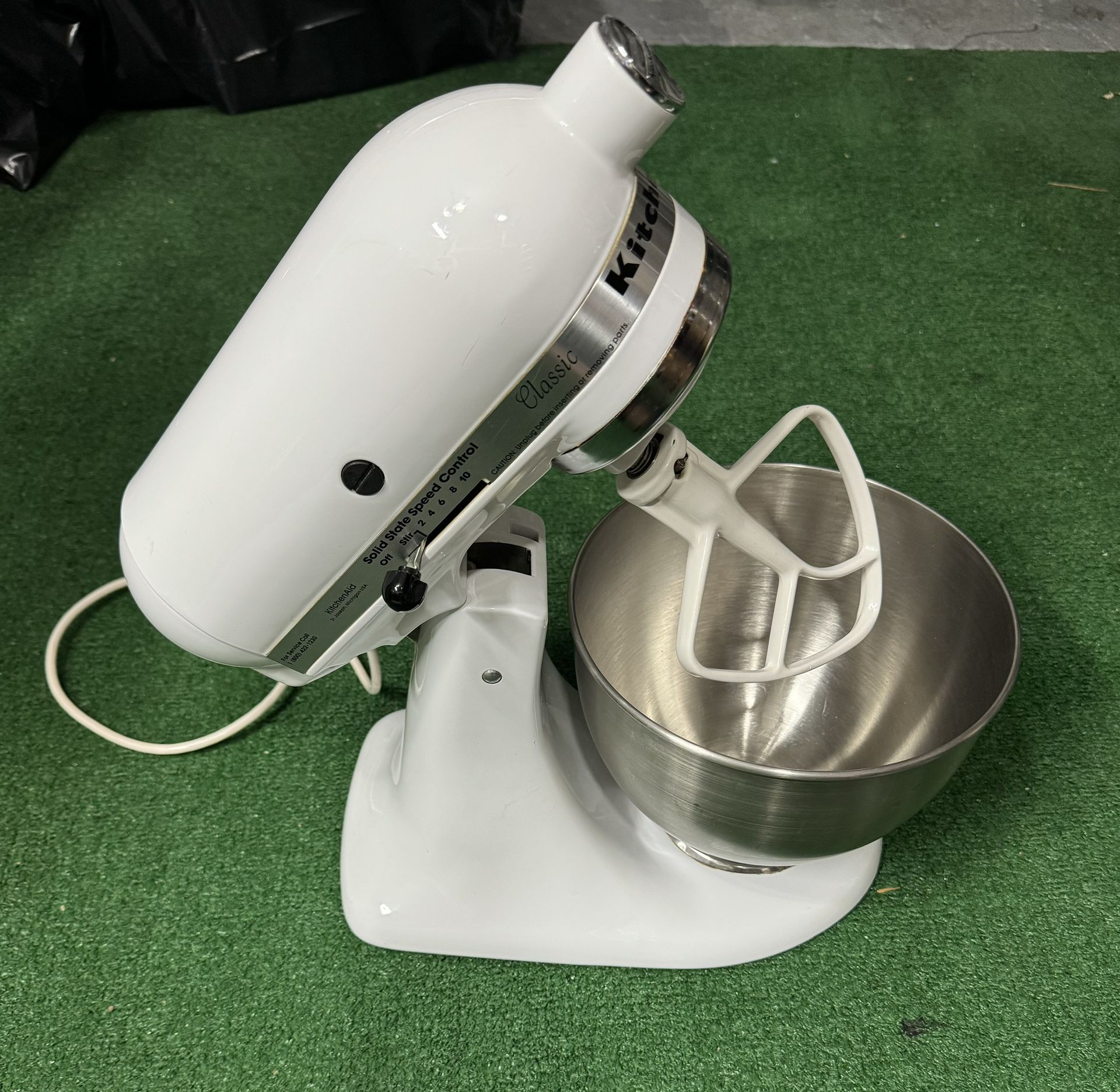 KitchenAid K45SS Classic Series 4.5-qt. Tilt-Head Stand Mixer