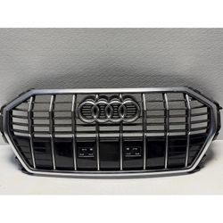 2019 2020 2021 2022 2023 AUDI Q3 CENTER GRILLE OEM 