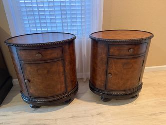 Matching Pair of Oval Wood End Tables / Nightstands