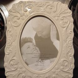 Lenox Portrait Gallery Georgian Porcelain Picture Frame 5 X 7 Oval