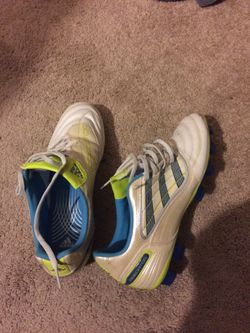 Girls soccer shoes