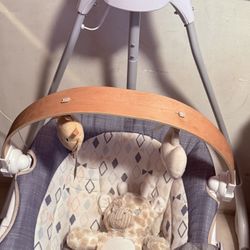 Ingenuity SimpleComfort Compact Soothing Swing
