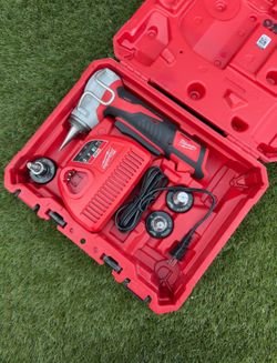 Milwaukee M12 12-Volt Lithium-Ion Cordless ProPEX Expansion Tool (3) Expansion Heads and Hard Case also 1 Battery