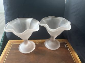 🍨 For Sale: Elegant Frosted Glass Dessert Cups (Set of 2) 🍨