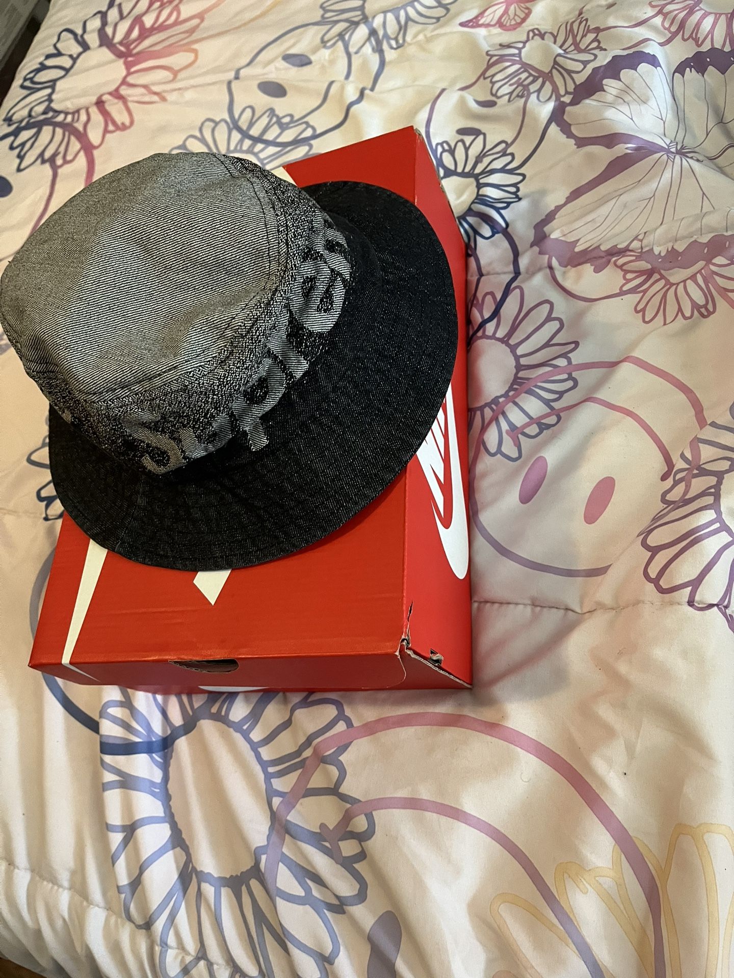 Supreme Bucket Hat 