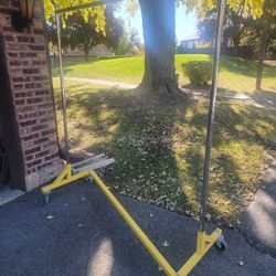 Adjustable Metal Garment Rolling Rack