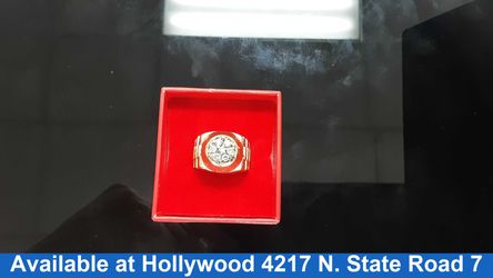 Men's Ring - Yellow Gold 14k (.585) 13.6 grams Size 8