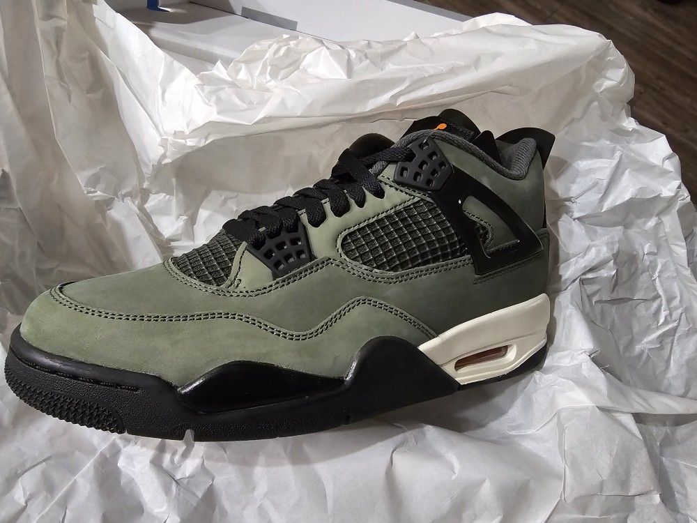 New Jordan 4 undefeated size 9.5 with receipt no low ballers. No size swap