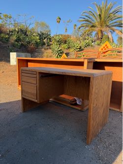 Mid-Century Oak Desk — Great Condition