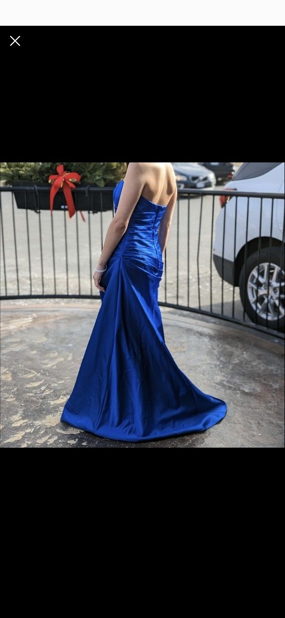 David's Bridal Size 2 Blue Satin Strapless Gown