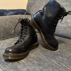 Doc Martin’s Leather Boots Size 5 Ladies