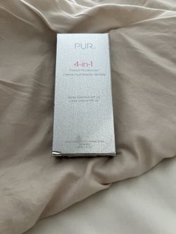 NEW. PUR 4-in-1 Tinted Moisturizer 