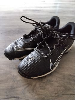 Nike Black and white Softballs cleats
