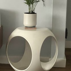 White 2 side  tables