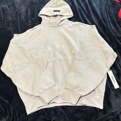 NWT ESSENTIALS DUSTY BEIGE LARGE