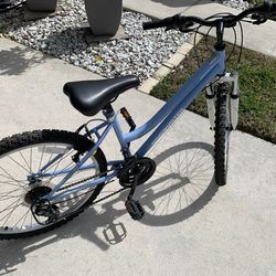 ROADMASTER GIRL”S MOUNTAIN BIKE