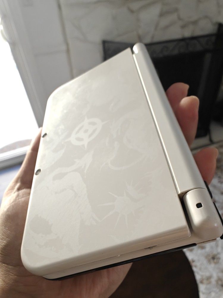 Nintendo New 3DS XL White Fire Emblem Fates Edition