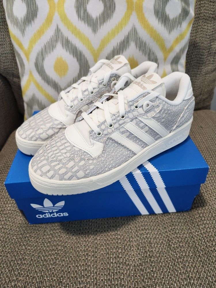 New Men's Adidas Shoes (Size 9.5)