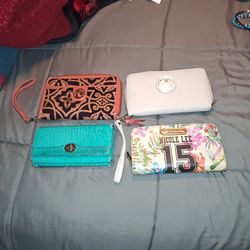 4 WALLETS