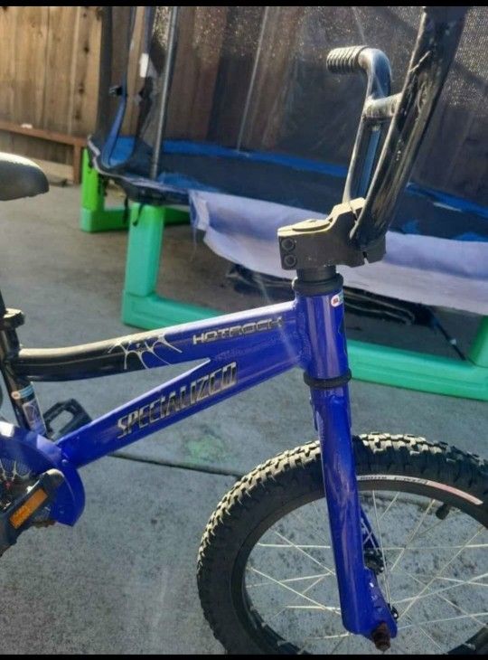 Specialized Hotroch Kids Bike With Training Wheel