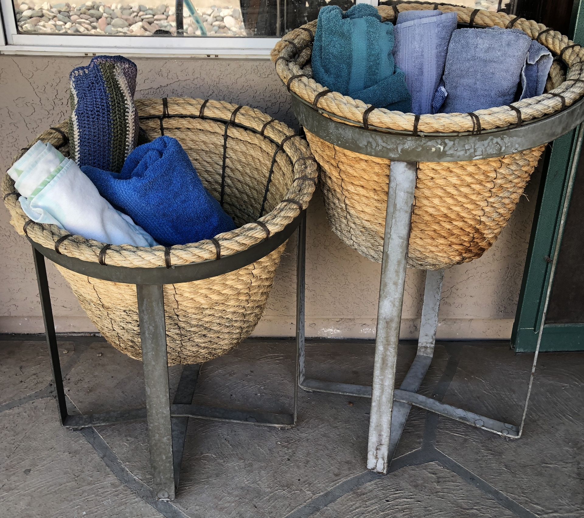 Rope Baskets With Metal Stands
