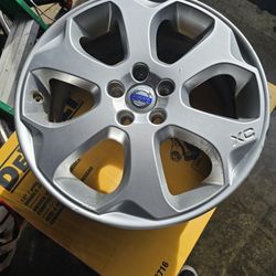 OEM 18” Volvo XC60 Wheel Rim 5x108 – 235/60R18 – Excellent Condition