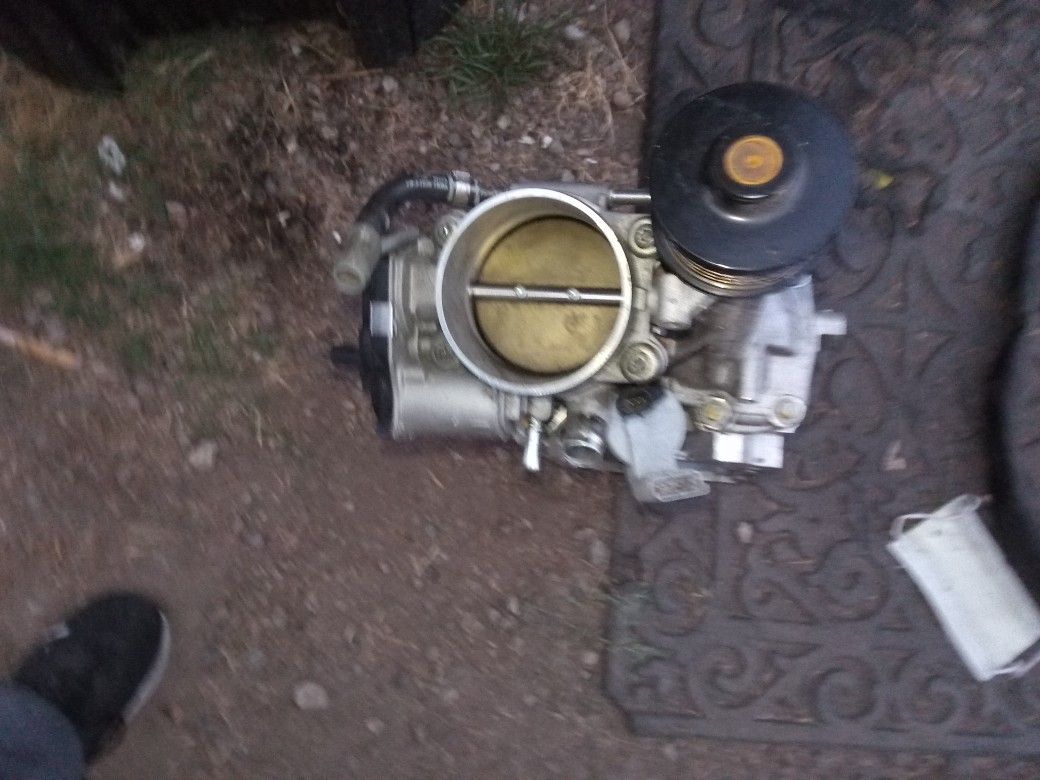 2013. Suzuki Throttle Body