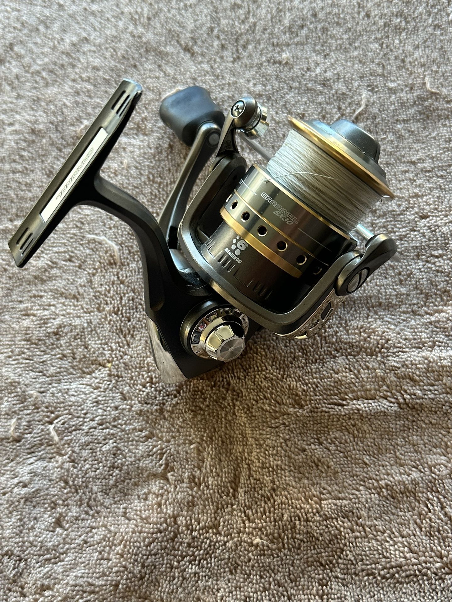 baitcaster spinning reels Goofish Saltwater Baitcasting Reel:6.18:1 Gear Ratio,15kg Drag,10+1 BB Right / Golden / BCS250 Rod Power & Action:Medium / Fast serano it delivers superior free What is the difference