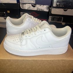 NIKE AIR FORCE 1 ‘07 SIZE 9.5