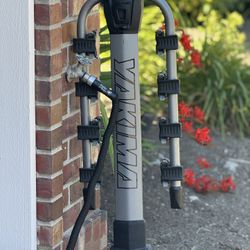 Yakima RidgeBack Tilt-Away Hitch Bike Rack (Holds 4 Bikes)