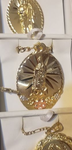 Cadena con dige de la virgen de guadalupe de oro laminado