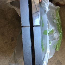 Comes with one controller the wires one game