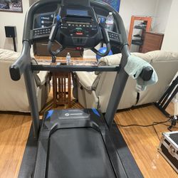 Horizon 7.4 AT Treadmill