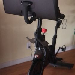 Like new Peloton 850