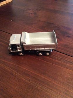 Yonezawa Toys Isuzu Metal Truck