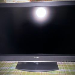 Sony Bravia 40” LCD HDTV 