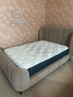 RH Teen Valentina Upholstered Velvet Bed – Full Size Matress Included