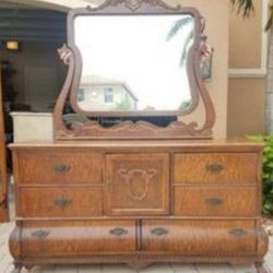 Vintage Pulaski Furniture Tiger Zebra Wood Claw Foot Dresser With Mirror