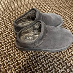 UGG Charcoal Suede Slippers Woman’s Size 5