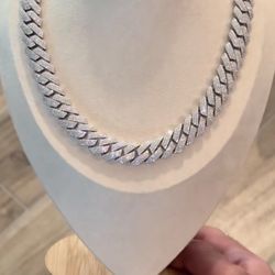 Moissanite Cuban Link Chain